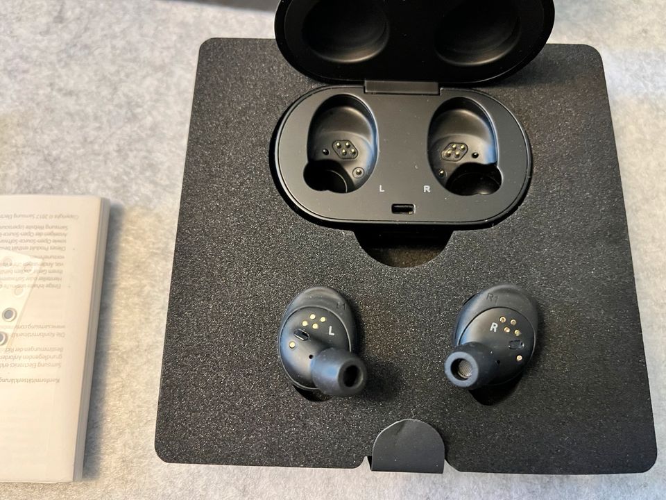 Samsung Gear IconX SM-R140 (2018) Bluetooth Kopfhörer (Black) in Eichenau