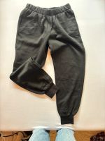 Jogginghose Hose von H&M in S top Zustand front pockets Nordrhein-Westfalen - Paderborn Vorschau