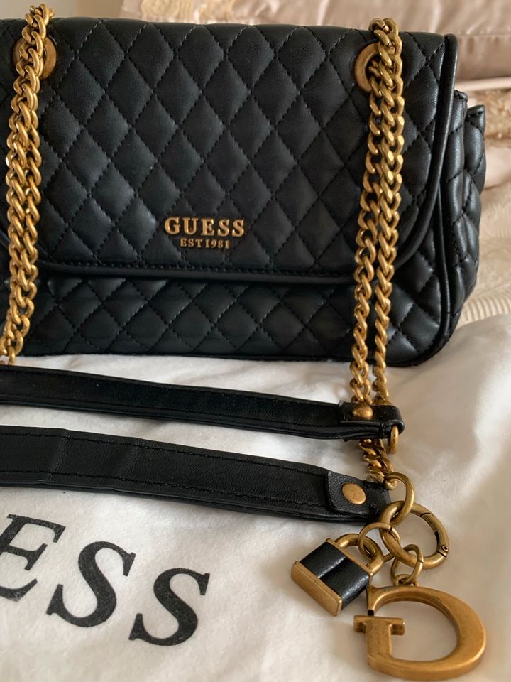 GUESS Handtasche in Offenbach