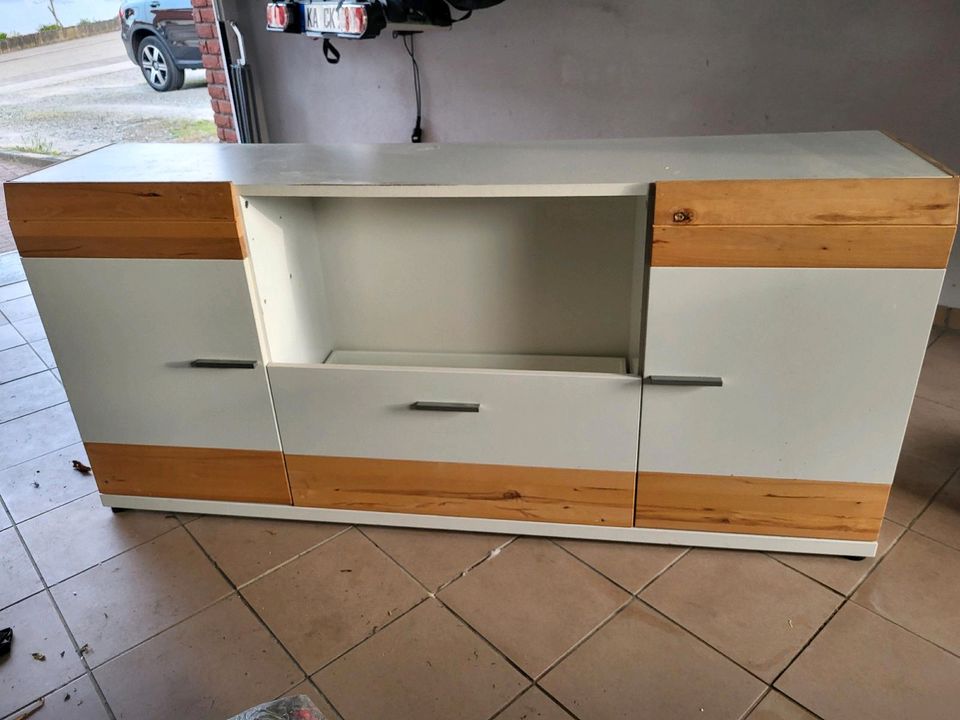 Kommode/Wohnzimmerschrank aus Holz in Bretten