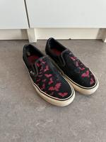 Vans Schuhe Fledermaus schwarz rot Gr 42 M8,5 W10 Berlin - Schöneberg Vorschau