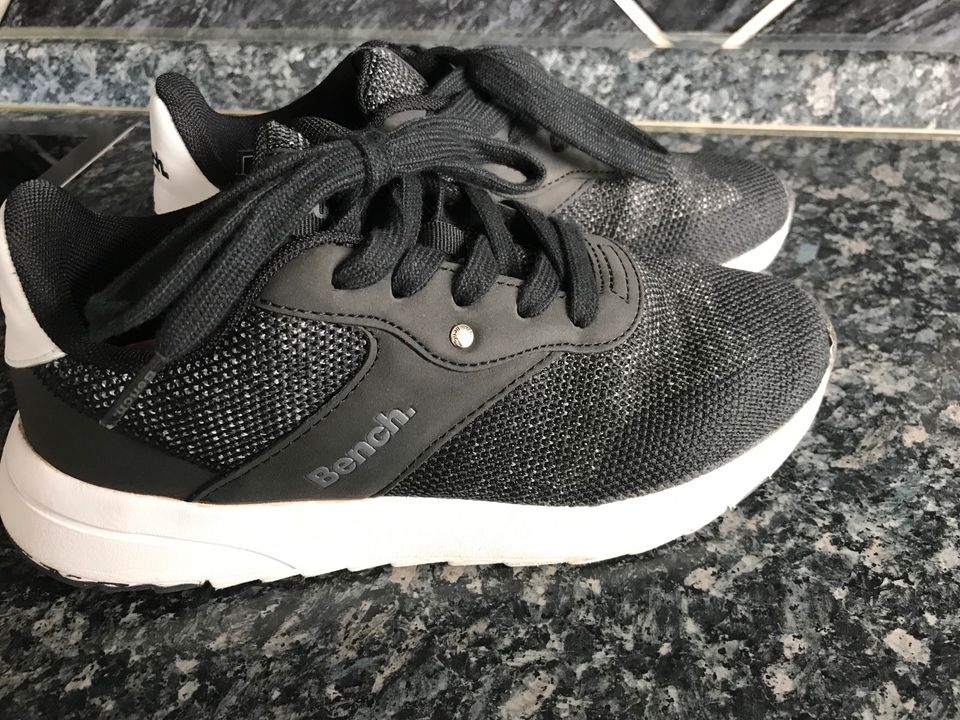 Bench Sneaker 38 schwarz in Baden-Württemberg - Schwäbisch Gmünd | eBay  Kleinanzeigen ist jetzt Kleinanzeigen