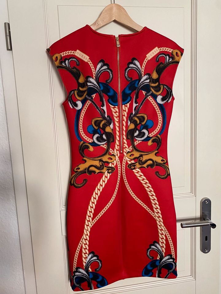 Guess Kleid rot Jungle Panther Ketten Gr. S elegant enganliegend in  Brandenburg - Bad Liebenwerda | eBay Kleinanzeigen ist jetzt Kleinanzeigen
