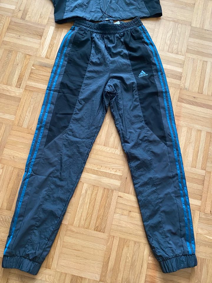 Adidas Trainingsanzug Jacke & Hose Gr. XS in Düsseldorf