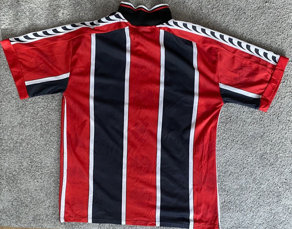 Eintracht Frankfurt 1997 1998 trikot shirt Gr. M Puma in Düsseldorf