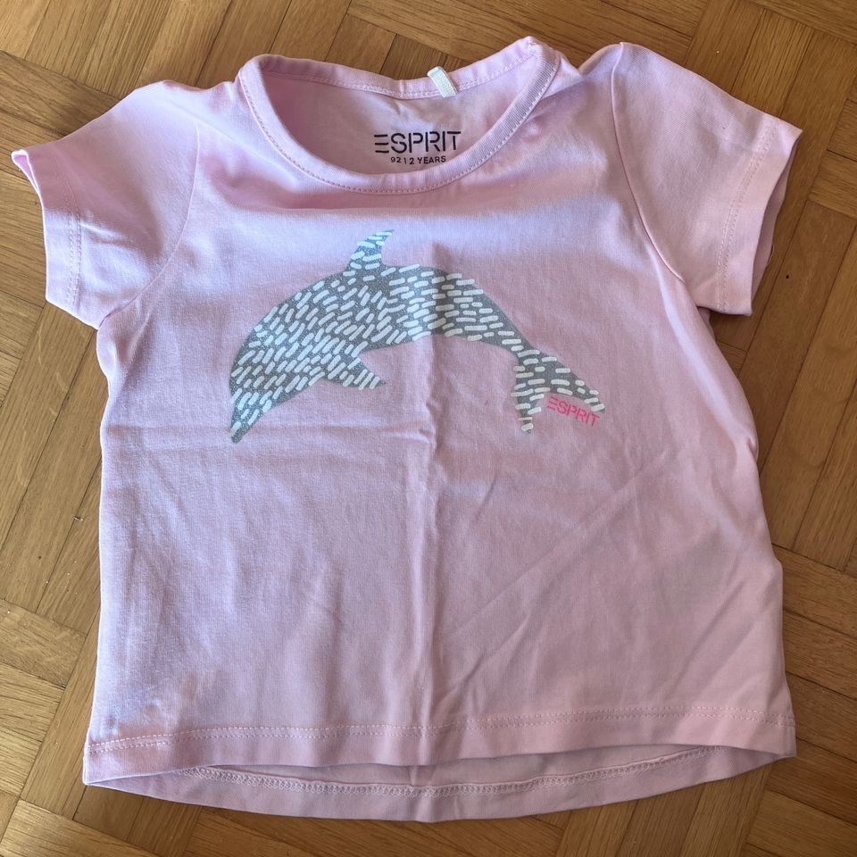 Esprit T-Shirt rosa Glitzer-Delfin Mädchen Gr. 86 und 92 NEU! in Ühlingen-Birkendorf