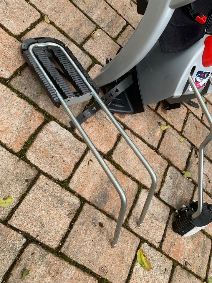 Römer Fahrradkindersitz mit „Liegefunktion“ und ebike Adapter in Maintal