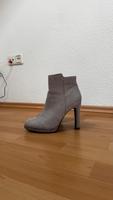 Buffalo Stiefeletten Damen hellgrau Hessen - Bad Soden am Taunus Vorschau