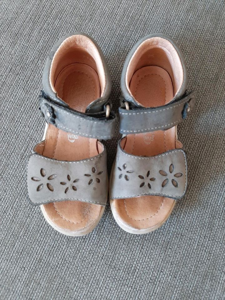 Kinder Turnschuhe/Sandalen,  Größe 20-25, Mädchen/Jungs, spielen in Bremen