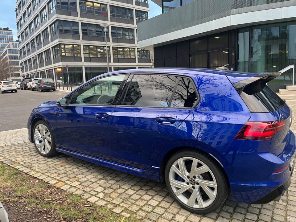 Volkswagen Golf 8 R Garantie Akrapo Perfo Pano Leder H&K in Hamburg