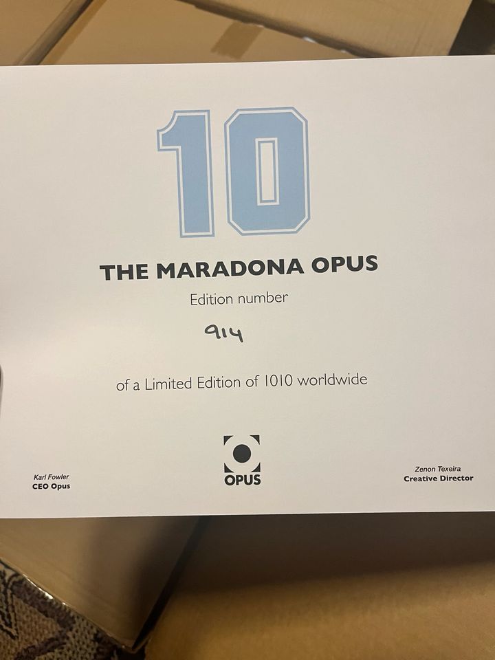 Maradona Opus Buch mit Unterschrift + COA in Leonberg