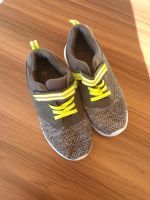 Sportschuh Schuhe Sneaker grau Gr. 33 Nordrhein-Westfalen - Büren Vorschau