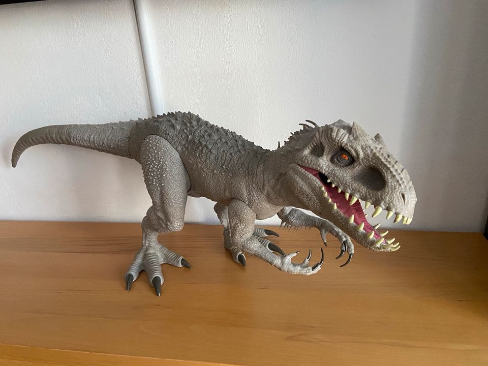 ✨ Indoraptor Dinosaurier Figur 99cm lang/verschluckt Autos/Dinos in Geesthacht