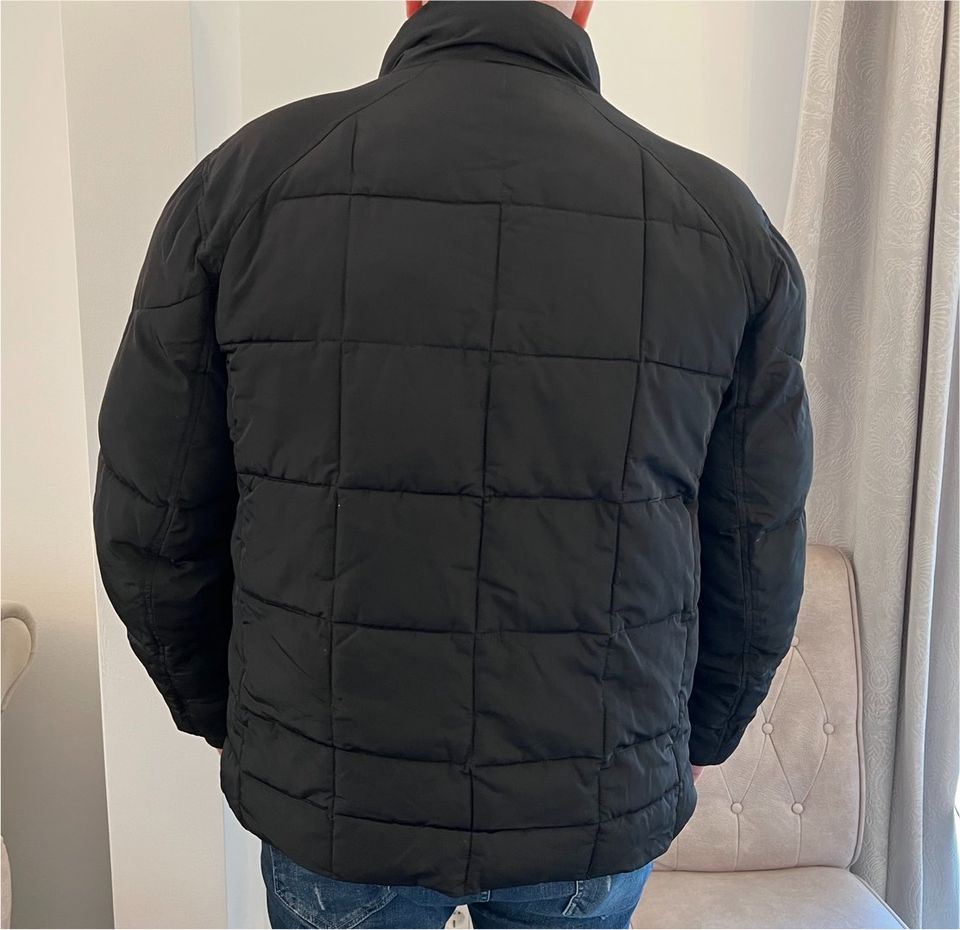 Guess Herren Jacke Daunenjacke 2XL XXL Winterjacke in Bremerhaven