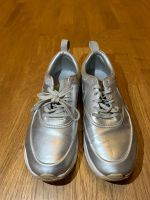 Nike Sneaker silber Gr. 40 Leipzig - Knautkleeberg-Knauthain Vorschau