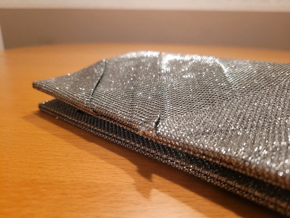 Silberne Glitzer Clutch in Bremen