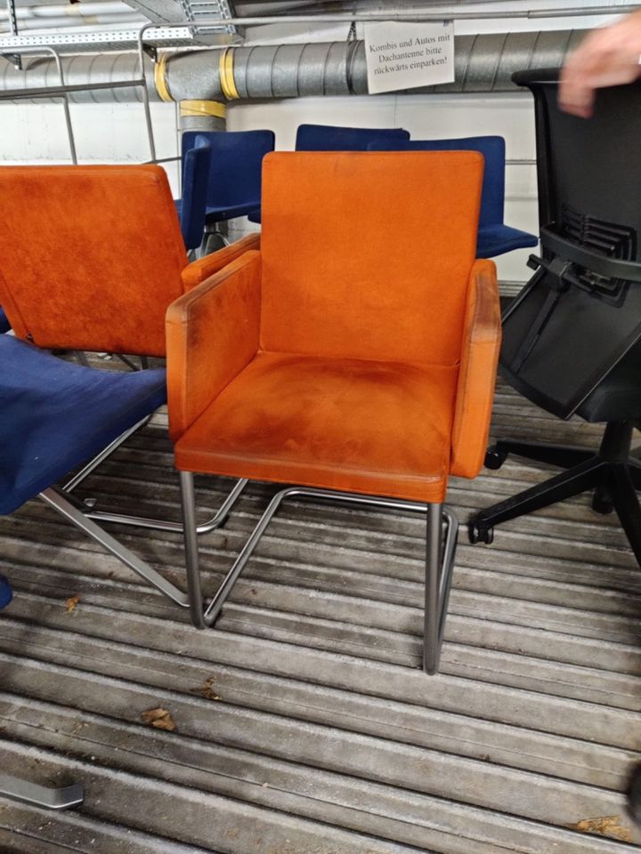 5 KFF Stühle Freischwinger Texas Wildleder orange, hochwertig in Overath