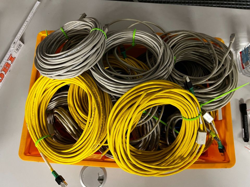 Konvolut 25 Stück Patchkabel, LAN in Berlin