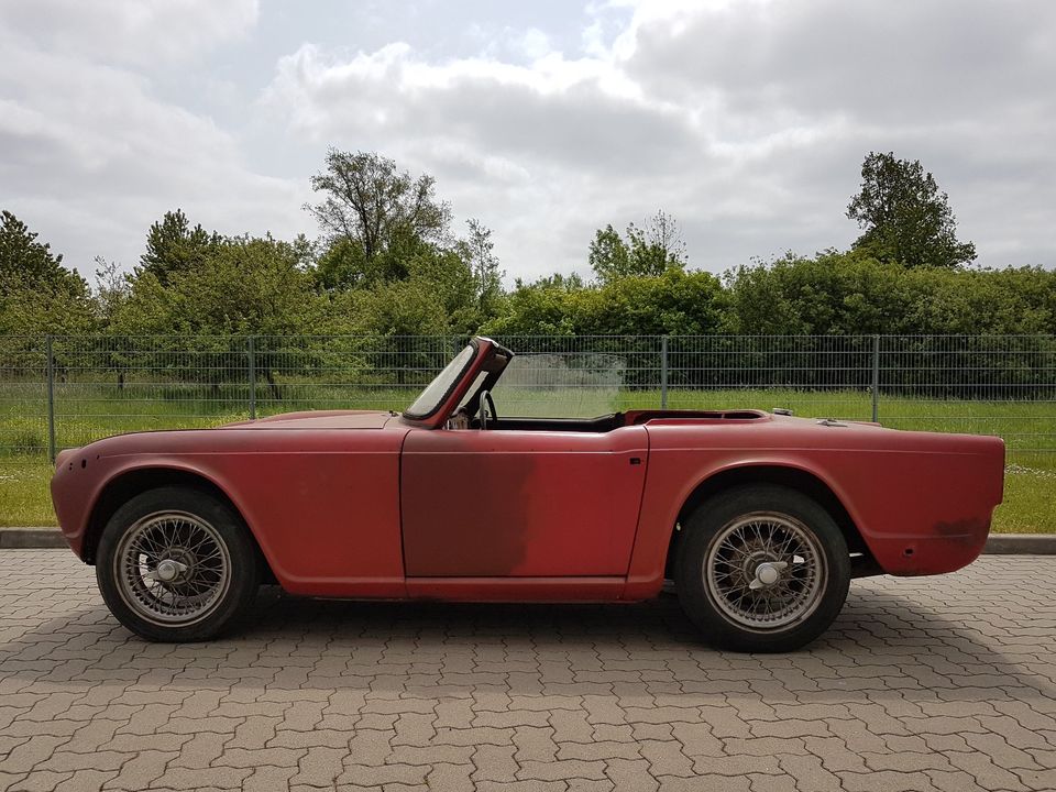 Triumph TR 4 Oldtimer Cabrio Ex California Projekt top Basis LHD in Kaltenkirchen