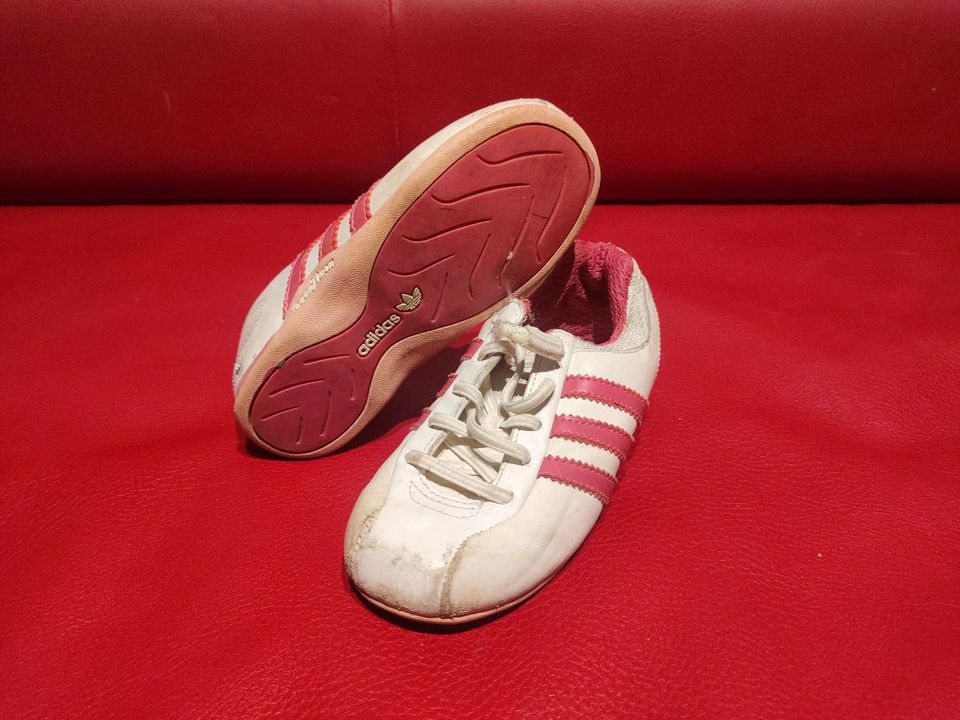 Adidas Goodyear, weiß/rosa, Gr. 25 in Baden-Württemberg - Dürmentingen |  Gebrauchte Kinderschuhe Größe 25 kaufen | eBay Kleinanzeigen ist jetzt  Kleinanzeigen