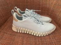 bequeme ECCO Leder SNEAKER Turnschuhe hellblau Gr. 40/41 NEU Wandsbek - Hamburg Rahlstedt Vorschau