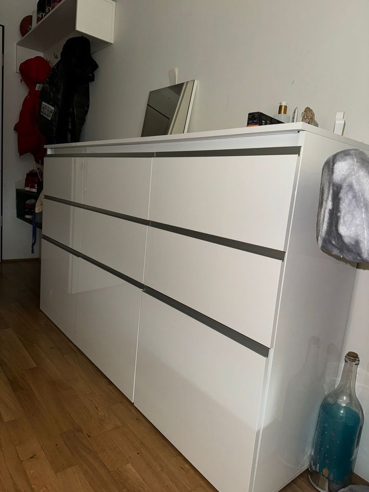 Sideboard mit 6 Schubladen und 3 Türen, 3 Monaten alt in München