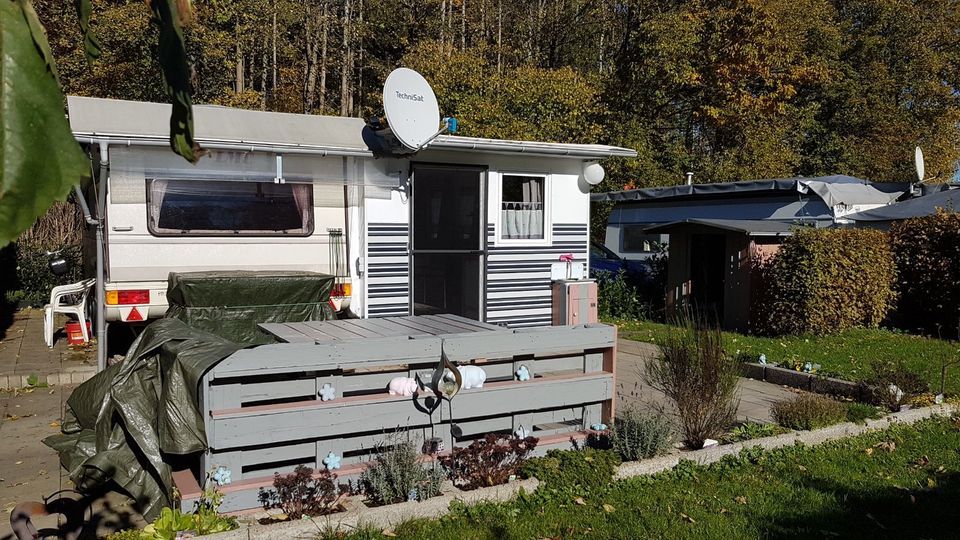 Wohnwagen mit ausgebautem Vorzelt. in Herne