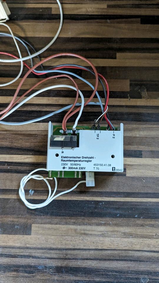 Elektronischer Drehzahl - Raumtemperaturregler   T70 t9542 in Gardelegen  