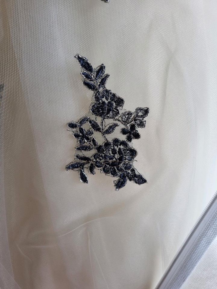 Hochzeitskleid Brautkkeid Größe 38 in Titz