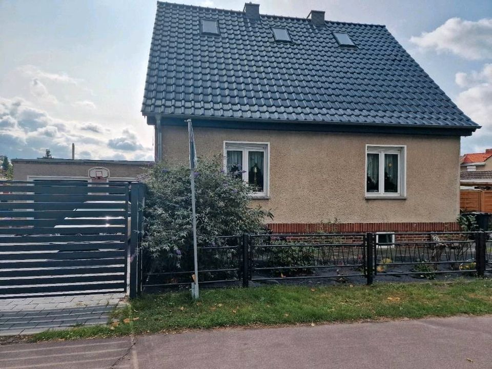 freistehendes Einfamilienhaus mit viel Platz und großem Garten in Coswig (Anhalt)