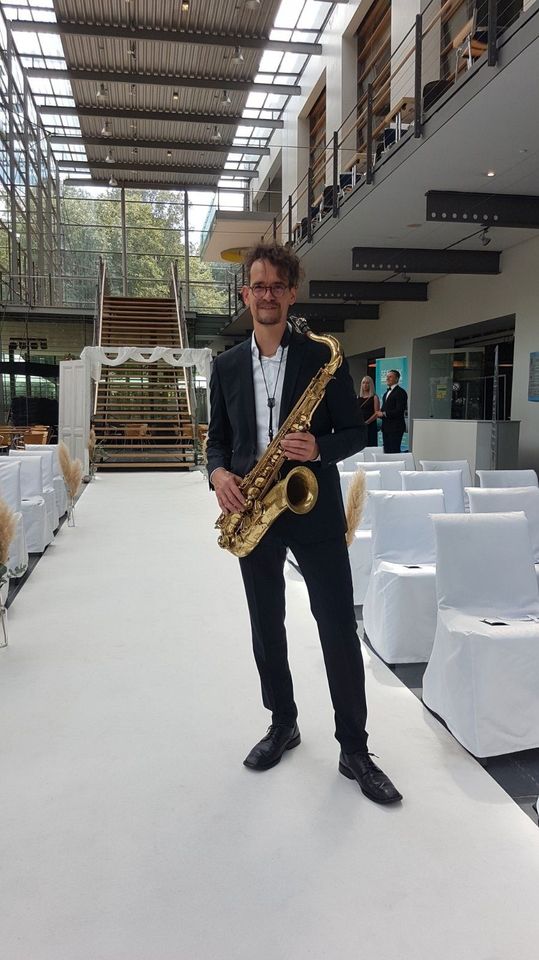 DJ und SAXOPHONIST (Saxophon, Percussion) in Velbert