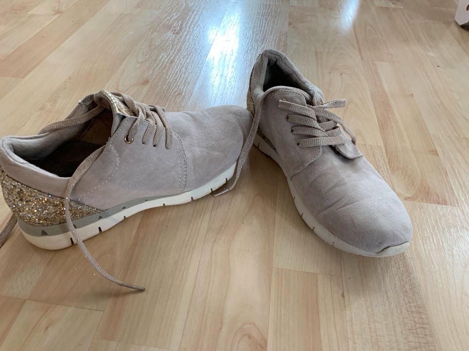 Marco Totzi Damen Sneaker Größe 38 in Villingen-Schwenningen