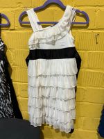 Schickes Kleid weiß mit schwarzer Schleife Hessen - Wabern Vorschau