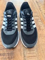 Weiche Adidas Sneaker Kr. Altötting - Tüßling Vorschau