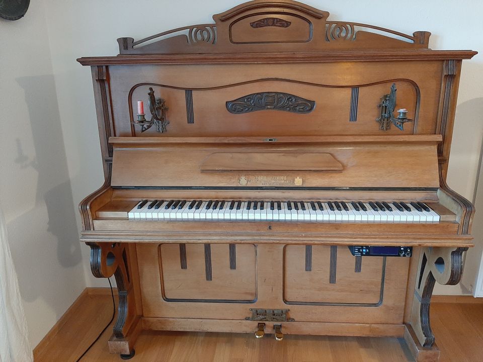 Schönes altes Klavier zu verkaufen in Tübingen