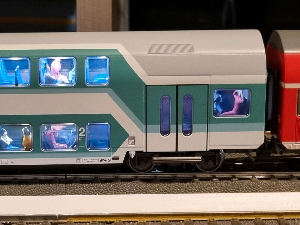 Märklin H0 43584 Doppelstock LED Figuren gebraucht in Solms