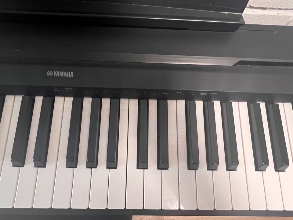 Yamaha digital piano p-45+Stuhl in Weil am Rhein