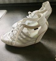 Ausgefallene Adidas Schuhe weiß, sehr guter Zustand, Gr. 40 Hessen - Hüttenberg Vorschau