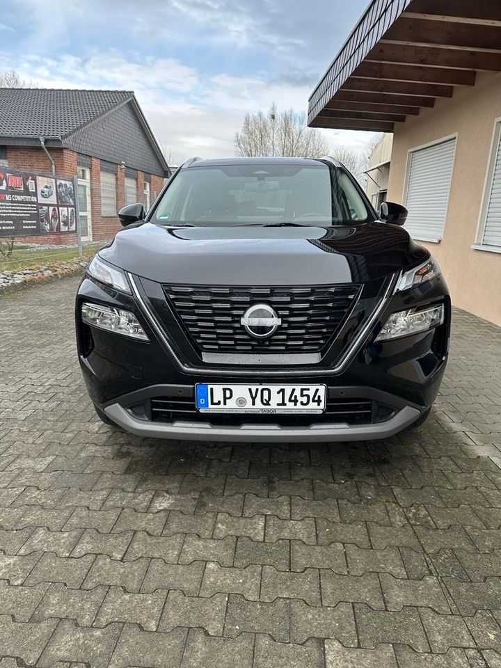 Nissan X-Trail SUV mieten Ersatzwagen Mietwagen sparsam Hybrid Allrad Vermietung Geländewagen Mietwagen Q5 X3 GLC in Lippstadt