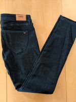 Tommy Jeans Low rise Skinny Sophie Inch 33/34 (Gr. 42)schwarz top Hessen - Lauterbach (Hessen) Vorschau