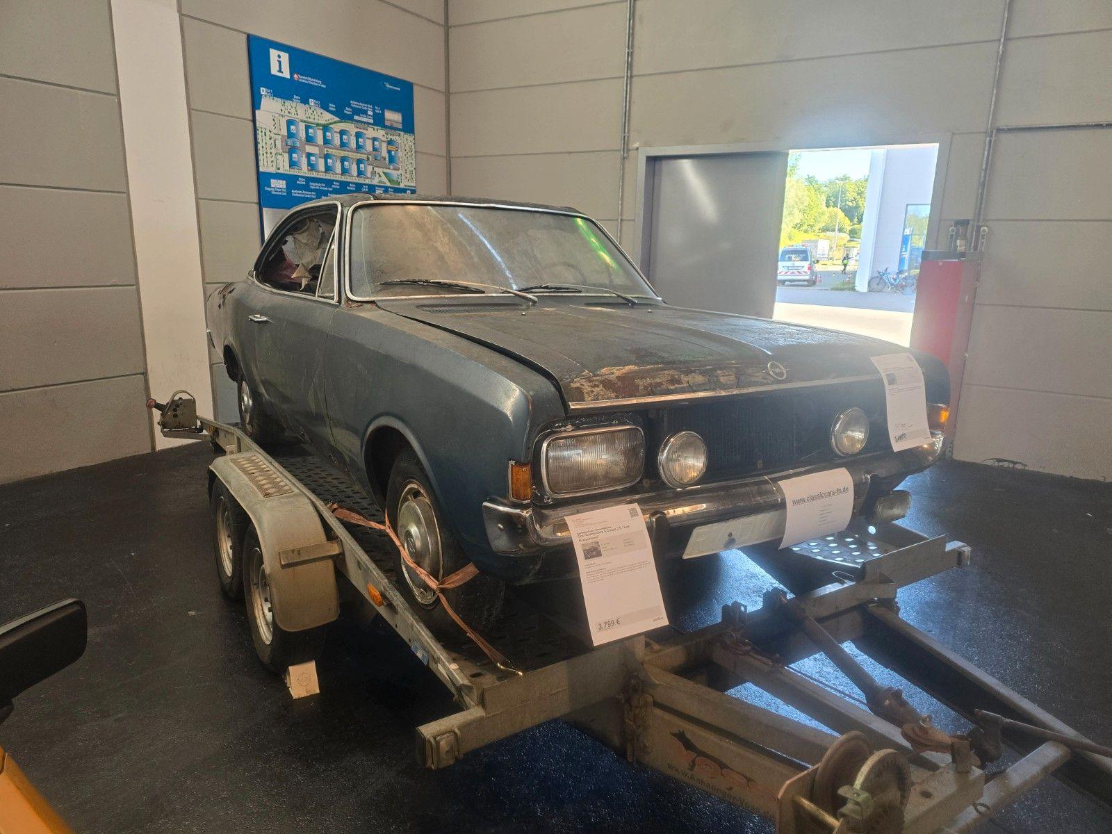 Abbildung des Autos Opel Commodore A Coupe 2…