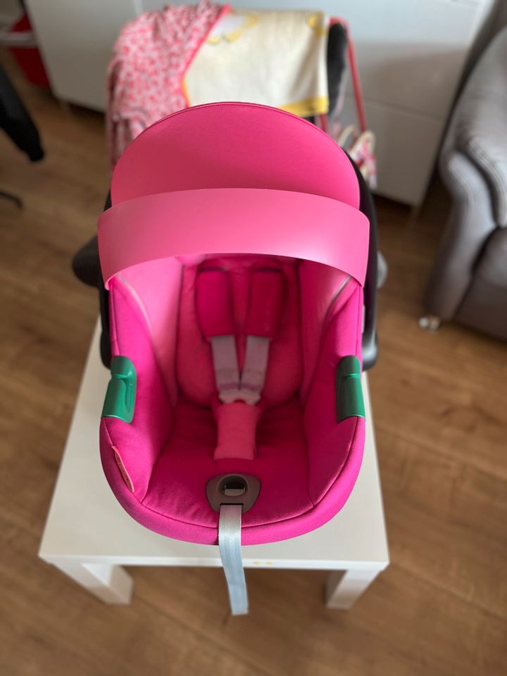 Babyschale „Cybex“, wie NEU in Paderborn