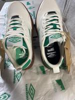 Werder Umbro Glückstreter Sneaker 41 Hummel Nike Adidas Niedersachsen - Thedinghausen Vorschau