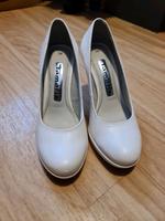 Pumps Tamaris 36  weiß Brandenburg - Schipkau Vorschau