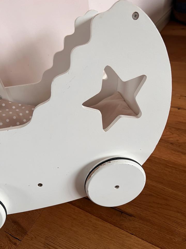Puppenwagen mit Stoffdecke aus Holz von Kids Concept in Grasberg