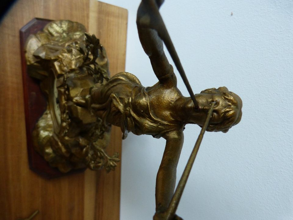 Jugendstil Uhr Kaminuhr Figur Frau alt antik in Weiskirchen
