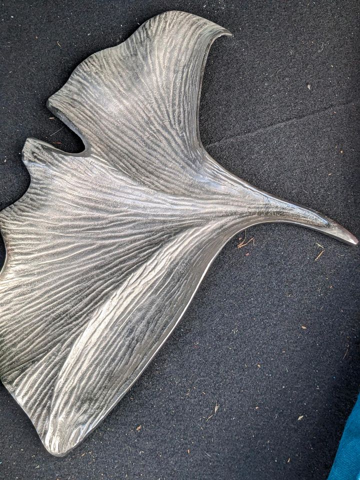Riesen Ginkgo Blatt Schale aus Messing in Ascheberg