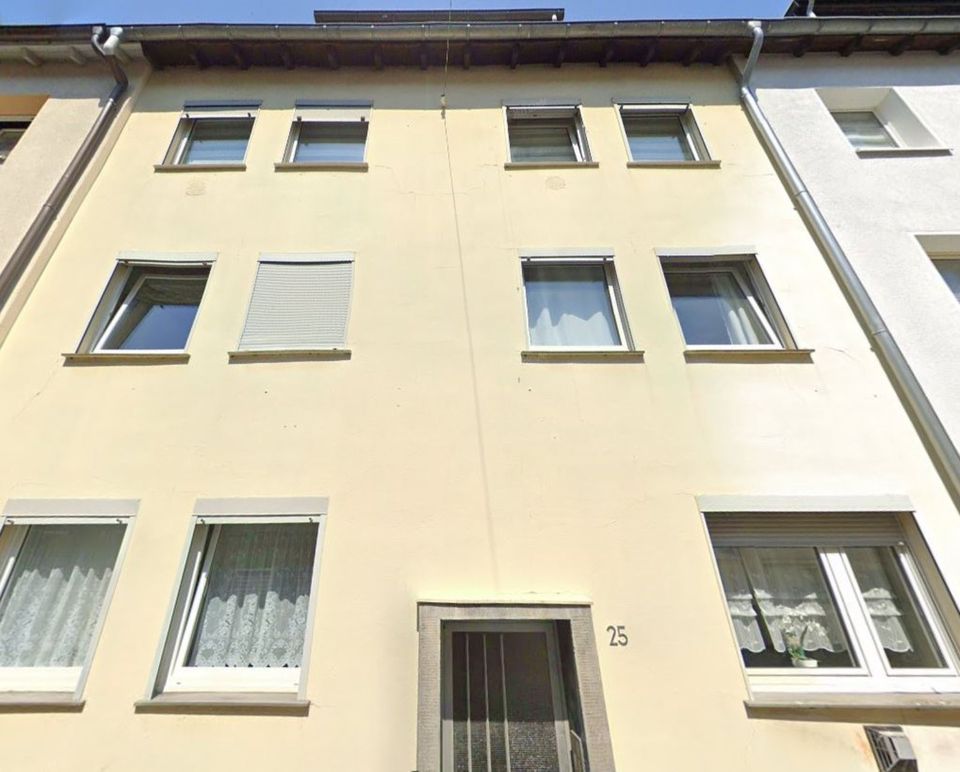 Schöne 2 Zimmer Wohnung inkl. Küche und Wannenbad frisch renovier in Wuppertal