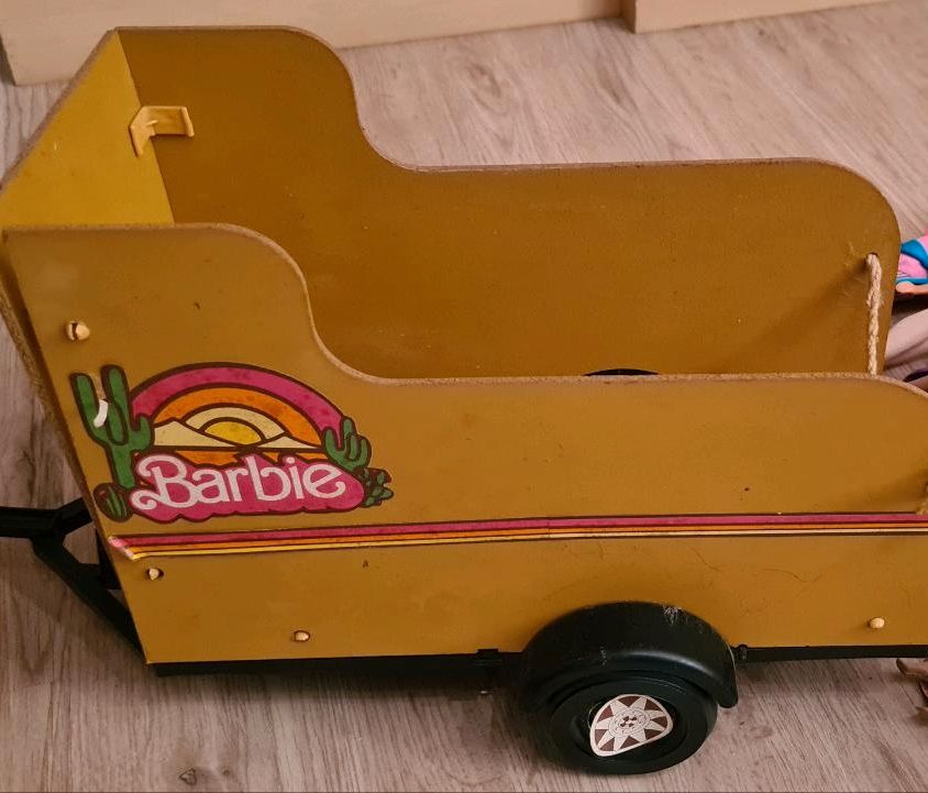 Barbie Jeep mit Anhänger in Essen