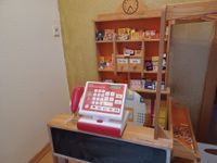 Kaufladen mit elektrischer Kasse und Ware + Stuhl ,Spielzeug Baden-Württemberg - Güglingen Vorschau